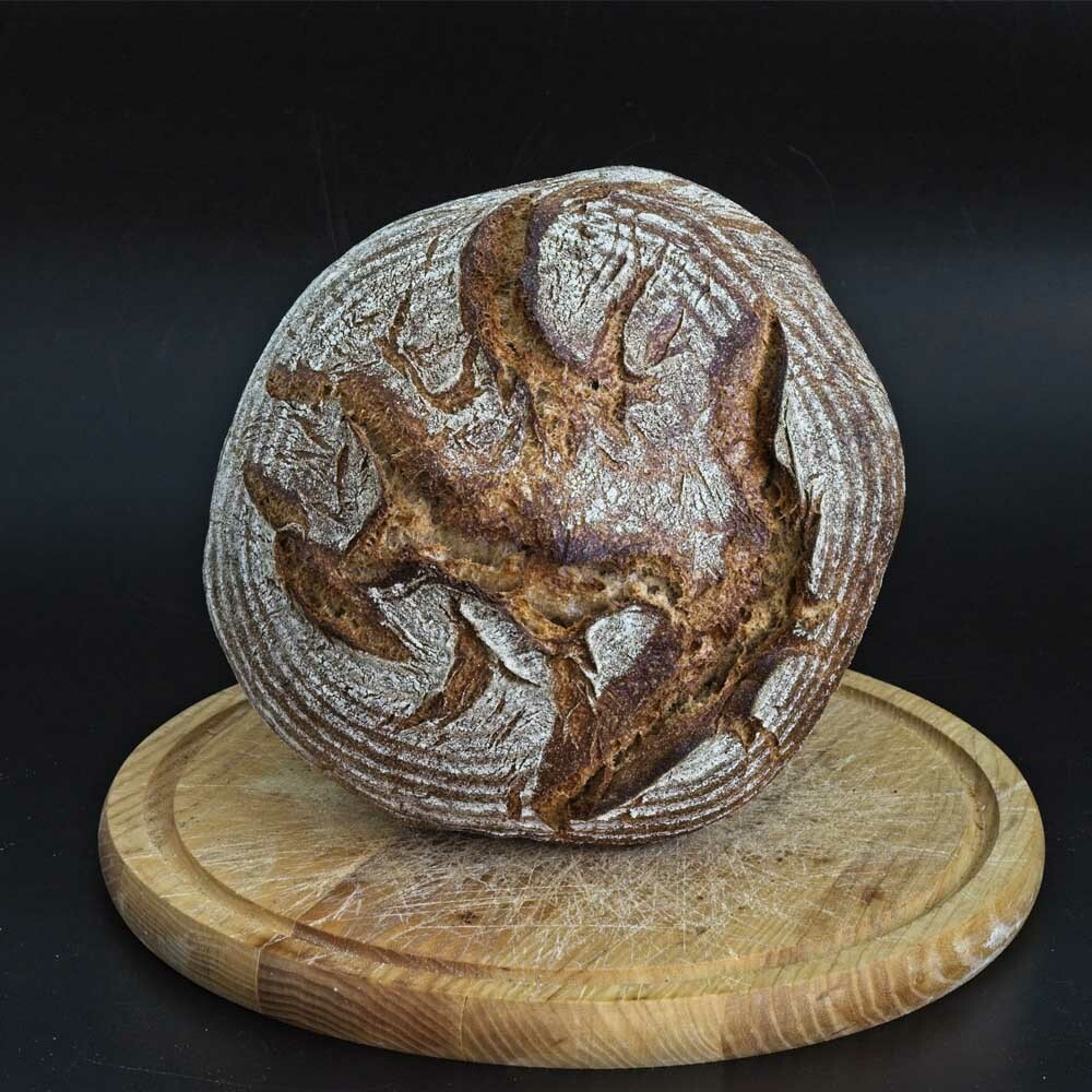 Красивый хлеб на ржаной закваске